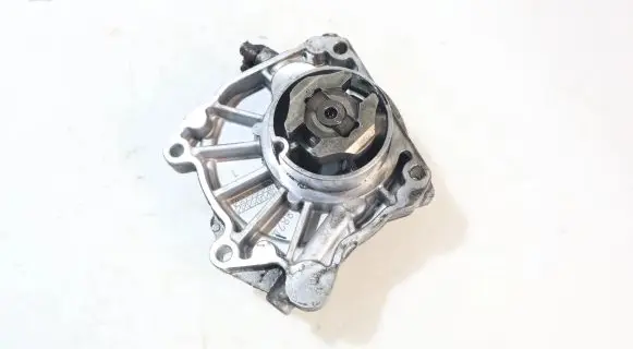 Opel Astra J Vacuum pump