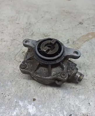 Renault Master II Vacuum pump 8200102535