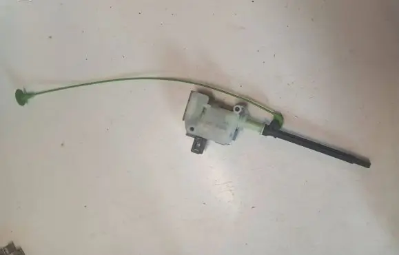 Volvo V70 Central locking motor 86113136