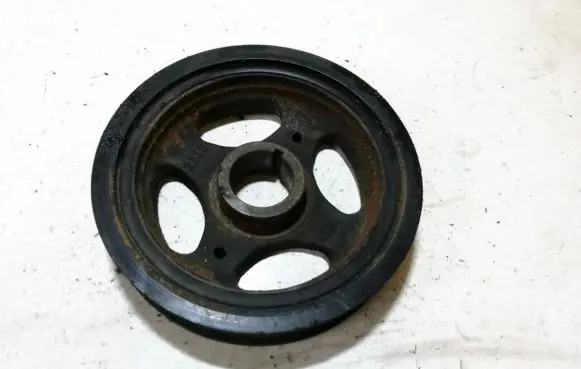 Toyota Auris 150 Crankshaft pulley 134080r011 201