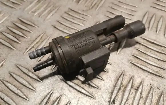 Mercedes-Benz A W169 Turbo solenoid valve 0025401497