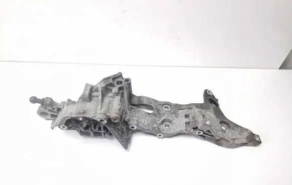 Volkswagen Golf VII Generator/alternator bracket 04L903143B