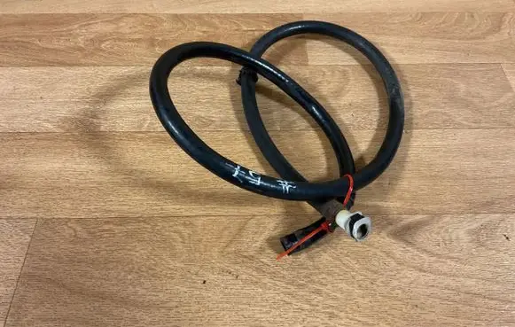 Ford Focus Windshield washer fluid hose 