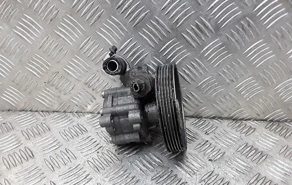 Peugeot 806 Power steering pump 9636086680