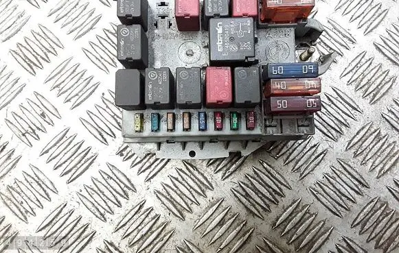 Alfa Romeo 147 Fuse module 46558760