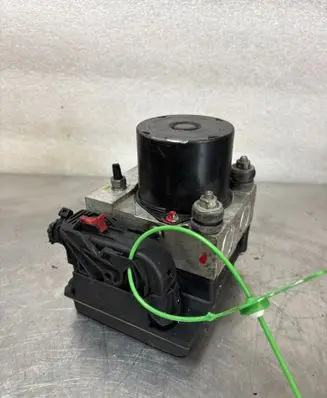Volkswagen Golf VIII Master brake cylinder