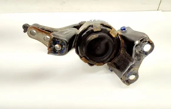 Honda HR-V Engine mount bracket