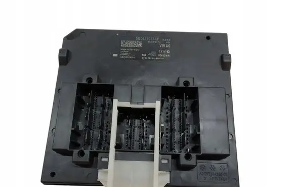 Skoda Superb B8 (3V) Central body control module 5Q0937084CP