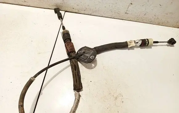 Gear shift cable linkage