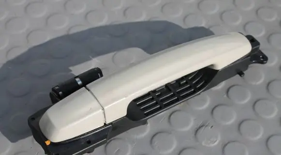 Suzuki Vitara (LY) Front door exterior handle KLAMKAPPVITARA