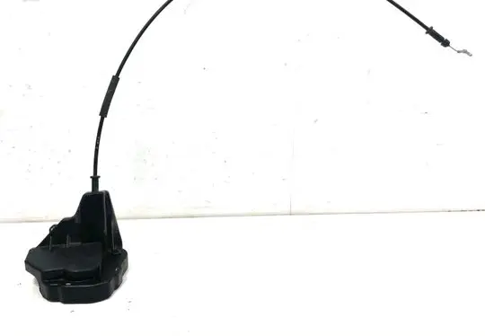 KIA Sorento Front door lock A045777