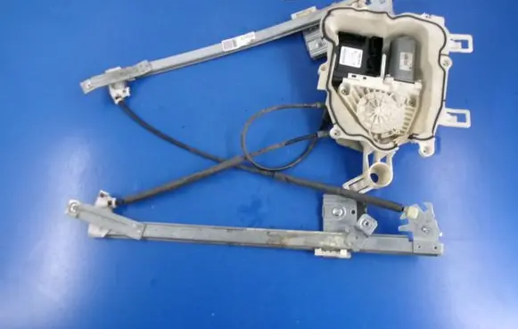Seat Toledo III (5P) Front door window regulator with motor 5P0837401J