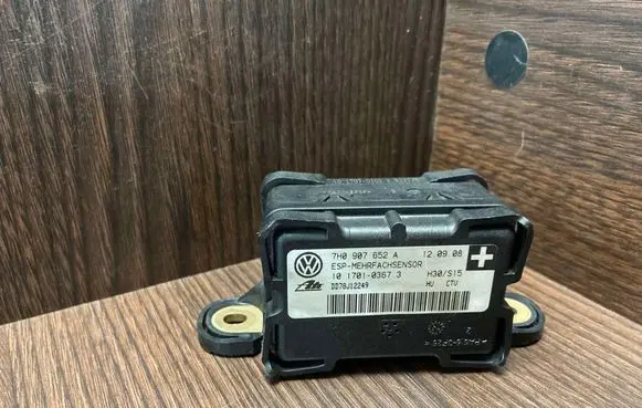 Volkswagen Transporter - Caravelle T5 ESP acceleration yaw rate sensor 7H0907652A