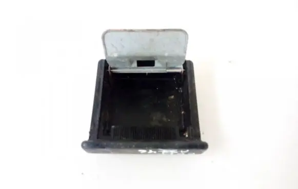 Mitsubishi Colt Car ashtray mb869882 2913-179