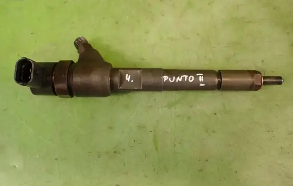 Fiat Punto (199) Fuel injector 0445110083