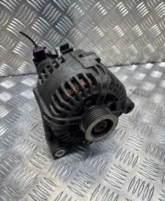 Toyota Avensis T270 Generator/alternator 8574045 TG15C200 2619890A