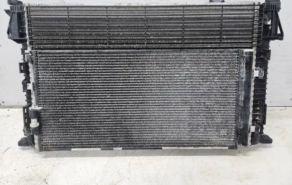 Porsche Macan (95B) Coolant radiator 95B121003A 0482020176