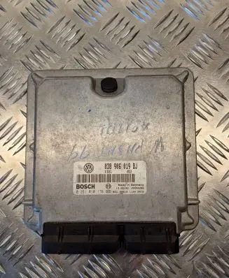 Volkswagen PASSAT B5 Engine control unit/module 038906019BJ 28SA4096 0281010176