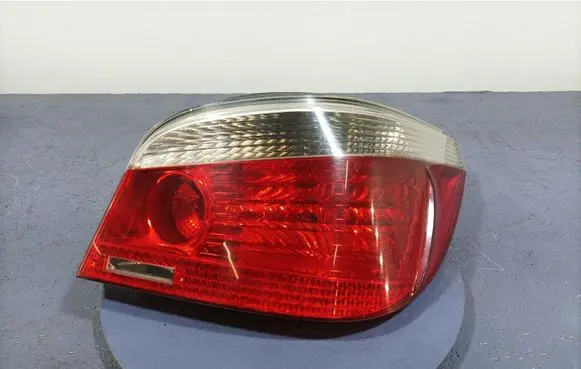 BMW 5 E60 E61 Rear/tail lights 6910768