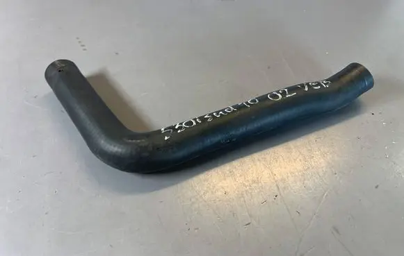 BMW 5 E39 Engine coolant pipe/hose 8363380 64218363380