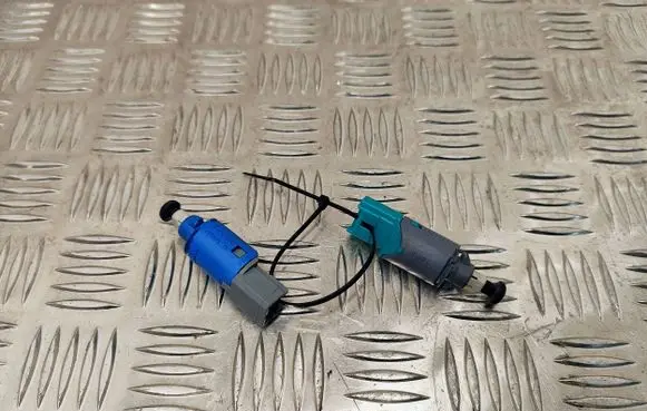 Renault Laguna III Brake pedal sensor switch 253250006R 253250007R