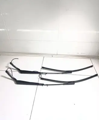 Windshield/front glass wiper blade
