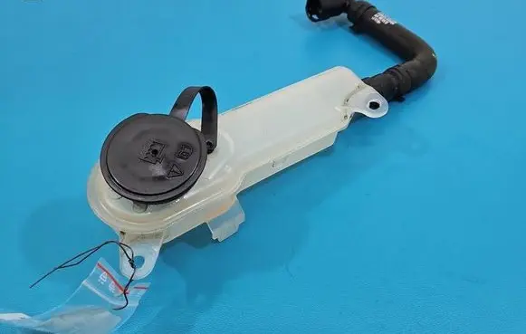Ford Mondeo MK V Coolant expansion tank/reservoir DS788C045AE IMPRK1565407