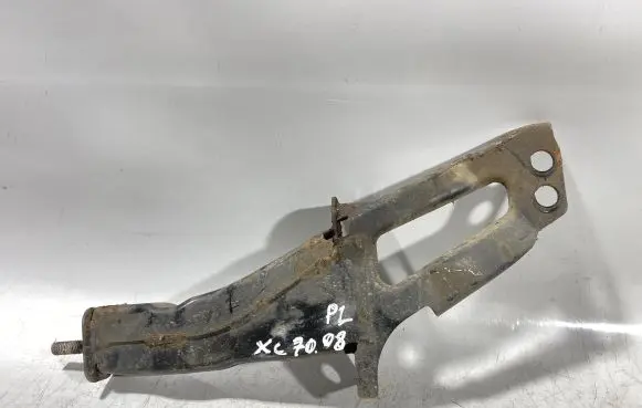 Front bumper mounting bracket