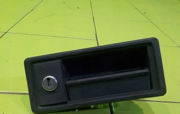 Lancia Beta Tailgate glass/window release handle 
