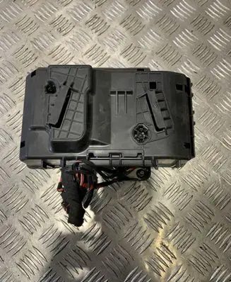 Mercedes-Benz C W205 Fuse module A0009822923