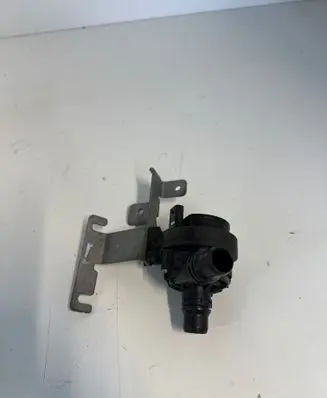 Peugeot 308 Water pump 9823813380