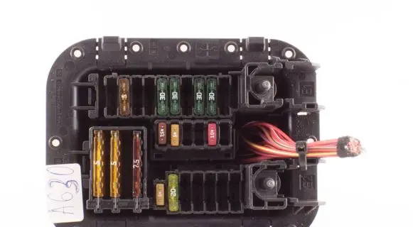 Mercedes-Benz C W205 Fuse module A2225403150