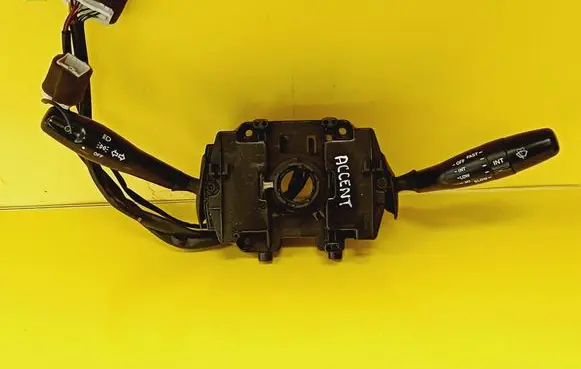 Hyundai Accent Wiper turn signal indicator stalk/switch 610W0014