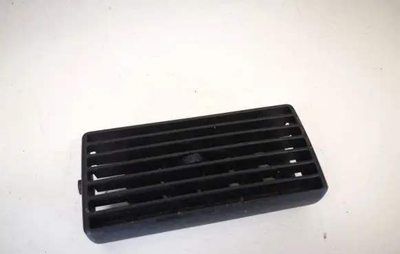Volkswagen Golf IV Dash center air vent grill 1j0819755a