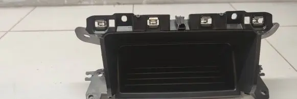 Peugeot 208 II Glove box 9827401980