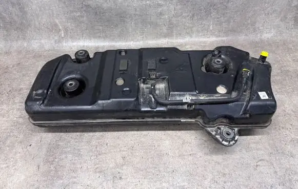 Mercedes-Benz GLE W167 AdBlue liquid reservoir A1674709901