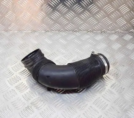 Volkswagen Tiguan Air intake duct part ETB2667100 5QF129654C