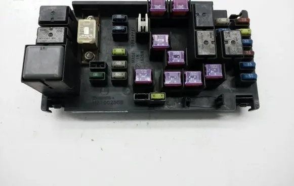 Subaru Outback Fuse box set MB100200B
