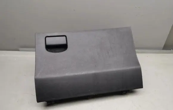 Toyota Yaris Glove box lid/cover 555500D060