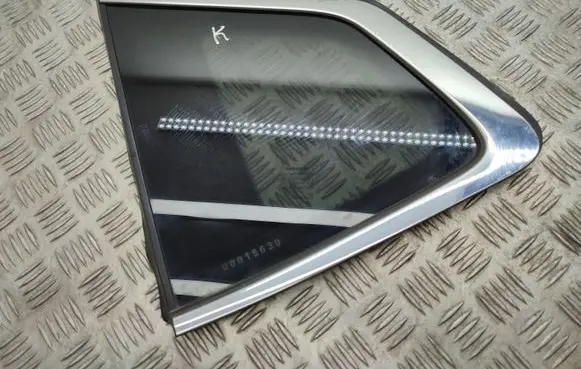 Nissan X-Trail T32 Rear side window