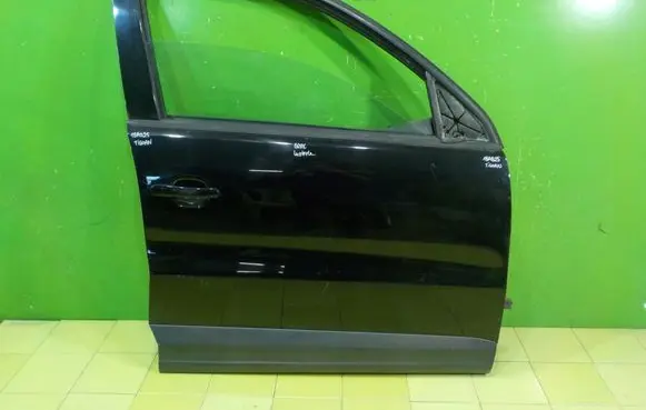 Volkswagen Tiguan Front door PRZOD 18AB25