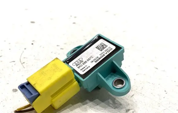 Audi A4 S4 B8 8K Airbag deployment crash/impact sensor 8K0955557C