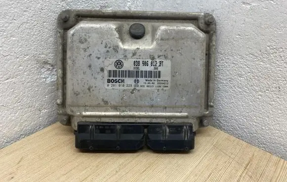 Seat Toledo II (1M) Engine control unit/module 038906012BT 28SA4212 0281010229