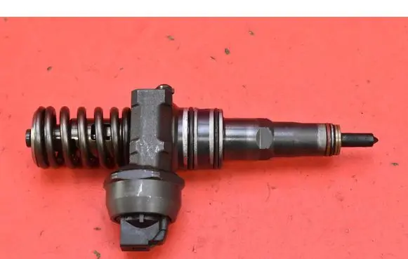 Volkswagen Polo Fuel injector 045130073T