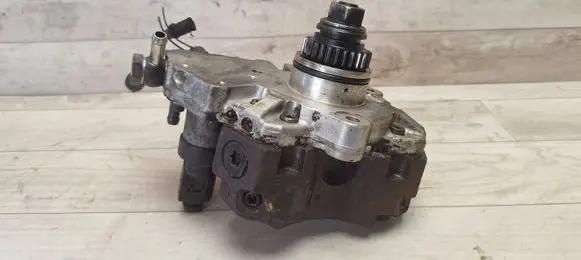 Mercedes-Benz A W169 Fuel injection high pressure pump A6400700601 0445010096