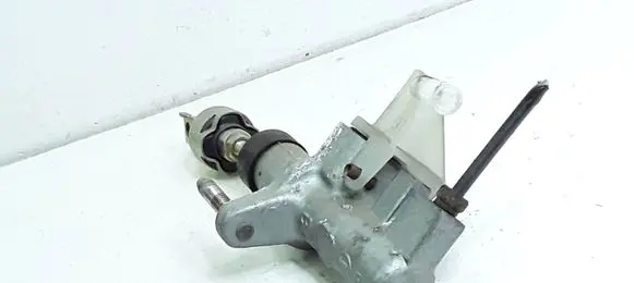 Toyota Corolla E120 E130 Clutch master cylinder