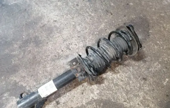 Mercedes-Benz C W204 Front shock absorber with coil spring A2043201066