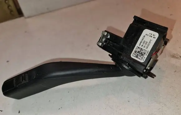 Volkswagen Golf V Wiper control stalk ANP80H023A 59C0234C
