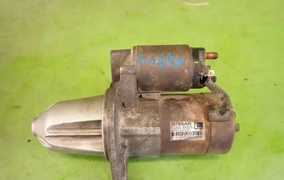 Nissan X-Trail T30 Starter motor 233008H500
