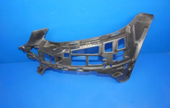 Mercedes-Benz C W205 Front bumper mounting bracket A2058850565